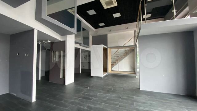 Двухуровневый офиса 298.7 м2