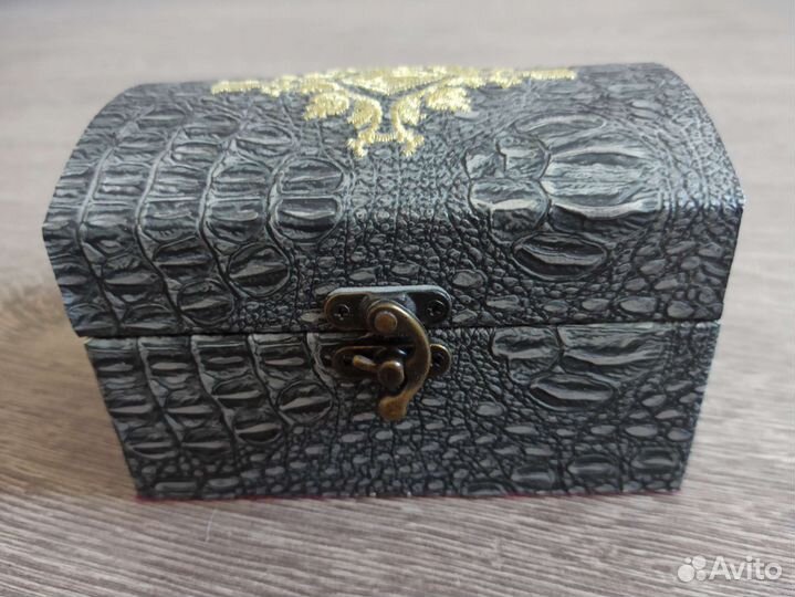 Шкатулка сундучок для украшений из личной коллекци