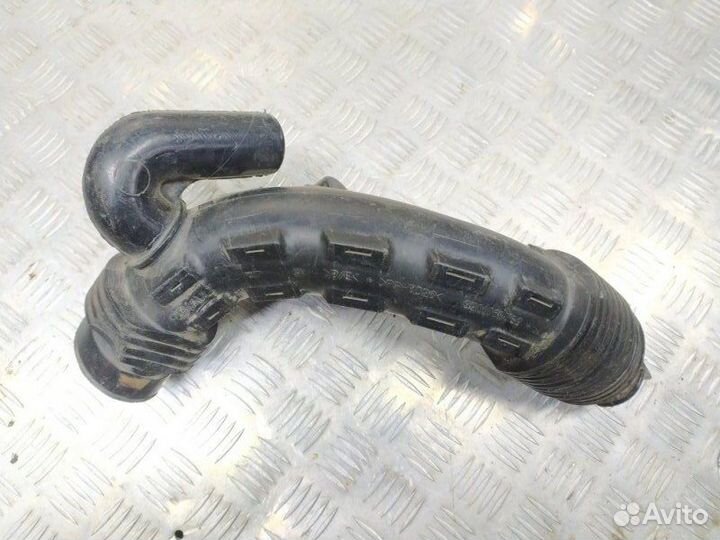 Патрубок воздушного фильтра Renault Duster