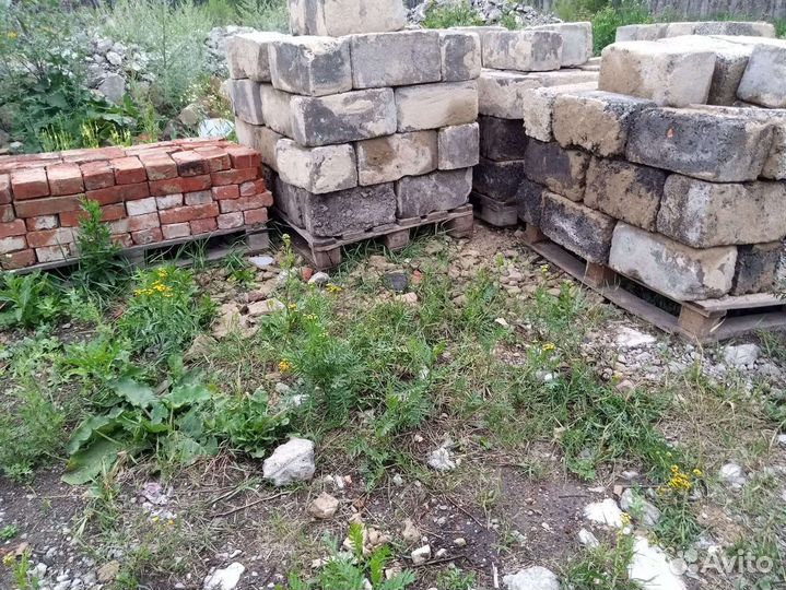 Шлакоблок и кирпич бу