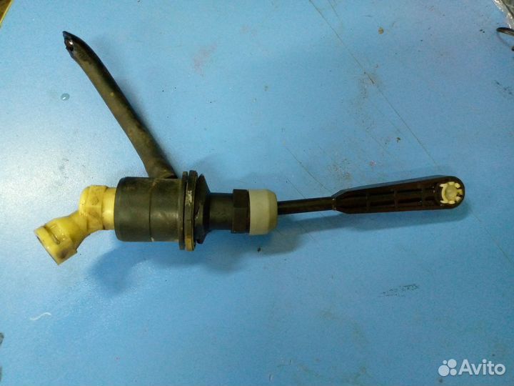 Главный цилиндр сцепления Renault Kaptur с 2016 г