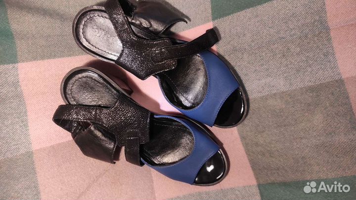 Босоножки женские