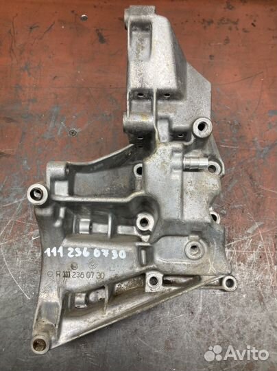 Кронштейн для двигателя Mercedes