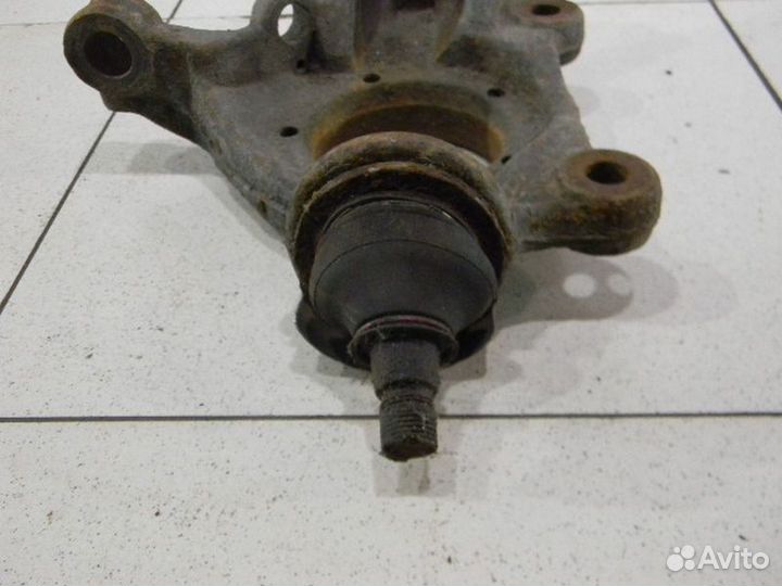 Кулак передний левый Форд