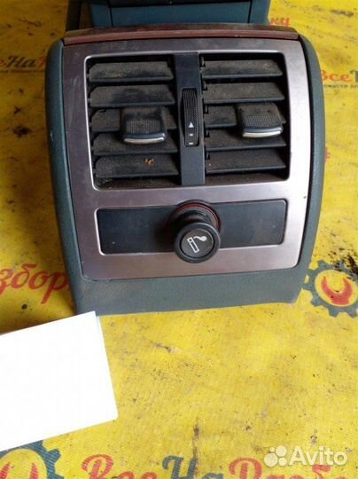 Дефлектор воздуховода Audi A6 C5 2.4 1999