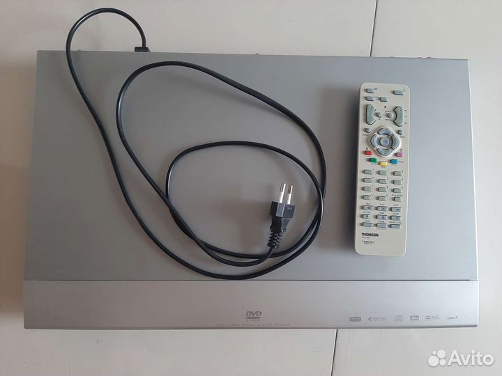 DVD плеер Thomson dth223r