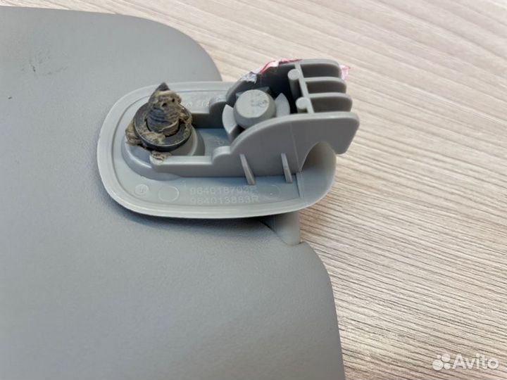 Козырек солнцезащитный левый Renault Logan