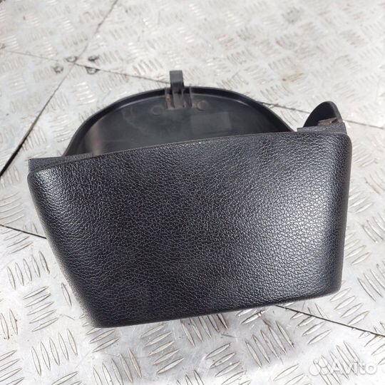 Кожух рулевой колонки Renault Logan K7J 2006