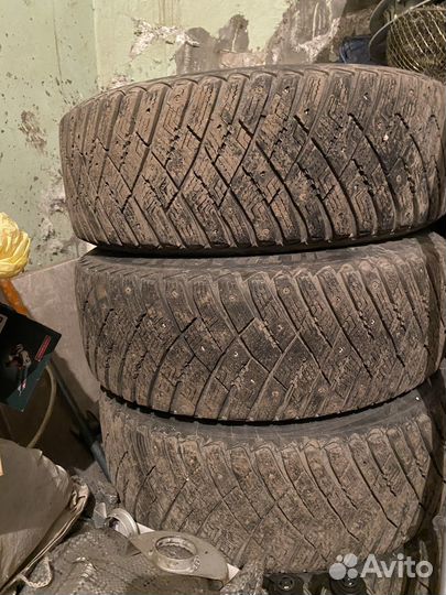 Goodyear Ultragrip Ice Arctic 215/55 R17