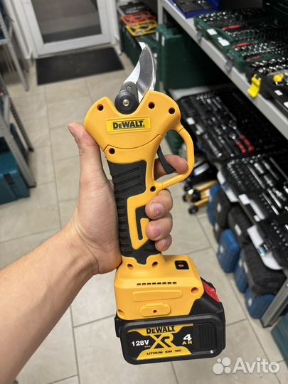 Секатор аккумуляторный dewalt
