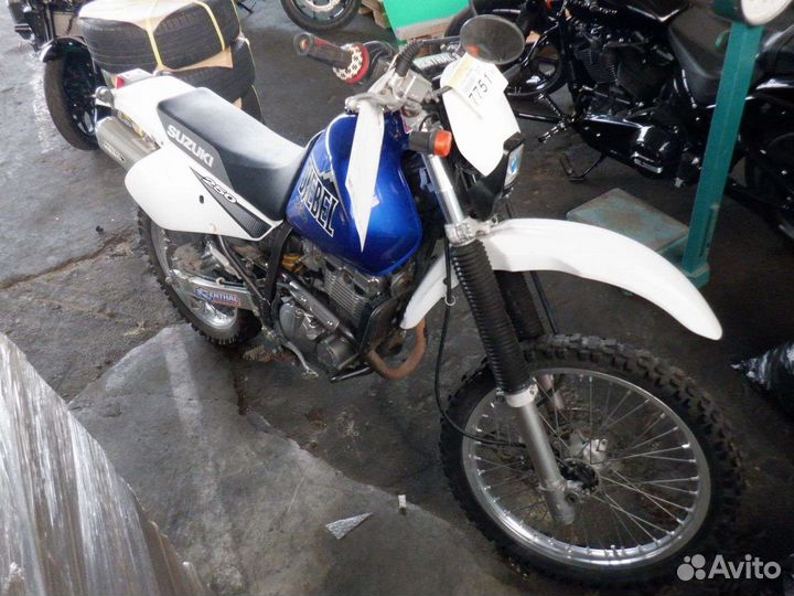Suzuki Djebel 250 XC