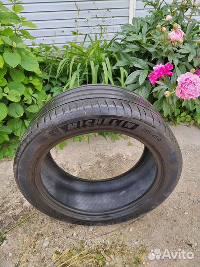 Michelin Pilot Sport 4 SUV 255/45 R19