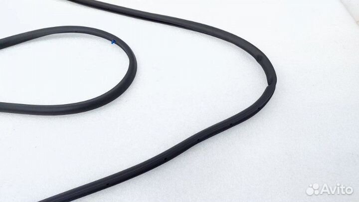 Уплотнитель двери передний правый Chery Tiggo 9