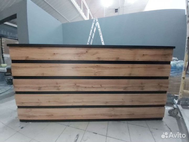 Стойка ресепшн, новая