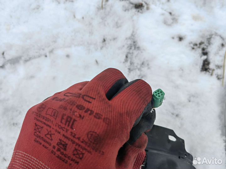 Камера левого зеркала Nissan