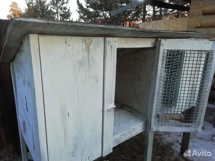 Клетка для кроликов с домиком для вывода