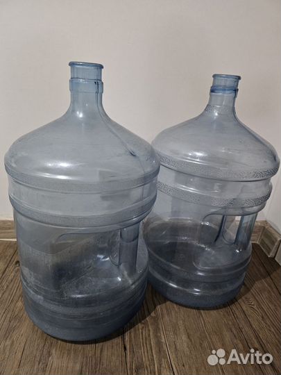 Бутылка пластиковпя 20 литров