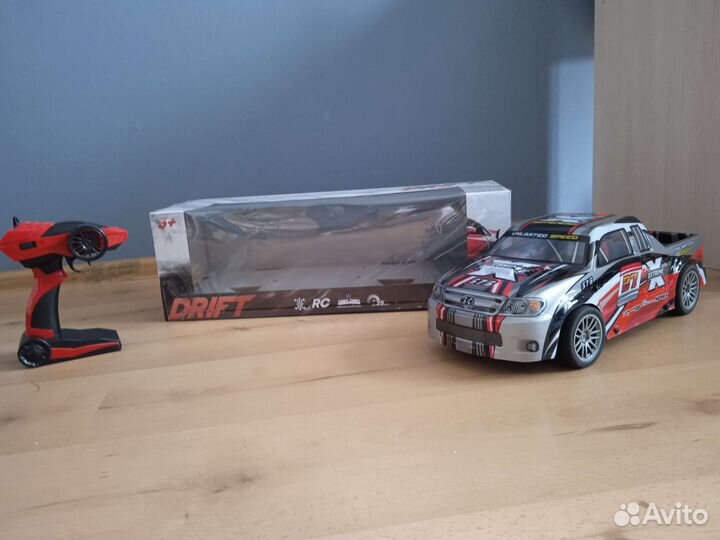 Машинка на пульте управления(дрифт)