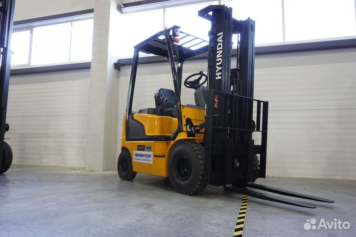 Вилочный погрузчик Hyundai 15D-7E, 2023