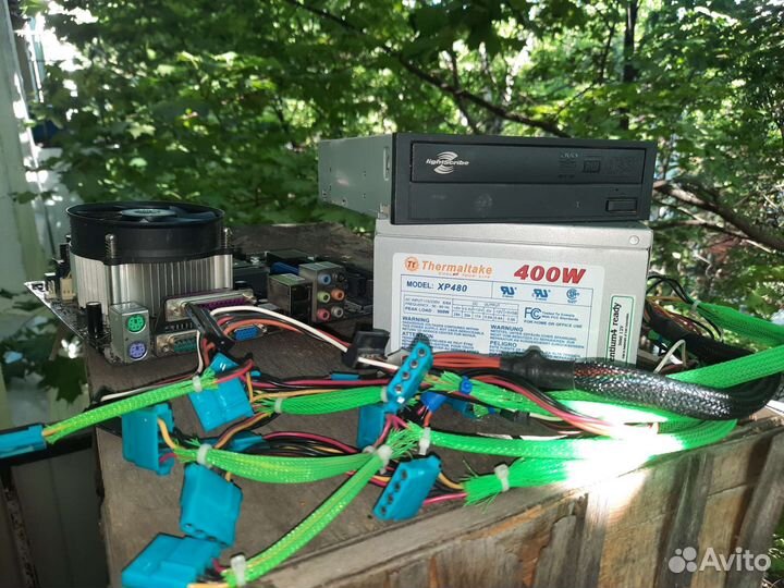 Материнская плата с процссором и памятью