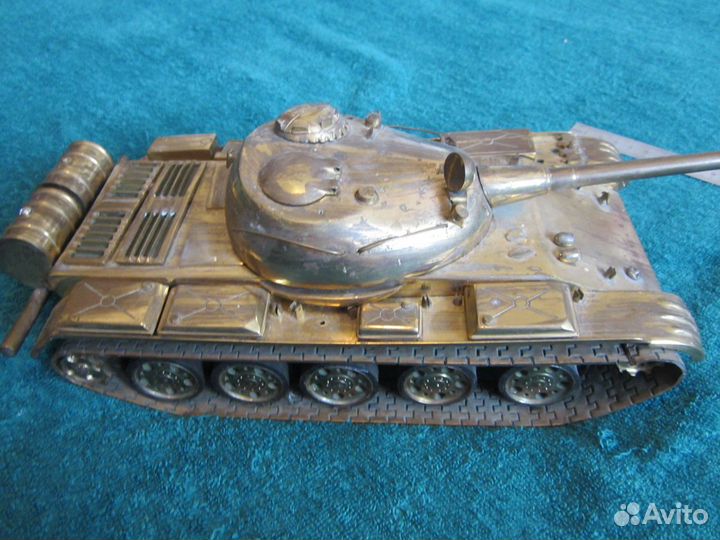 Модель советского танка. латунь