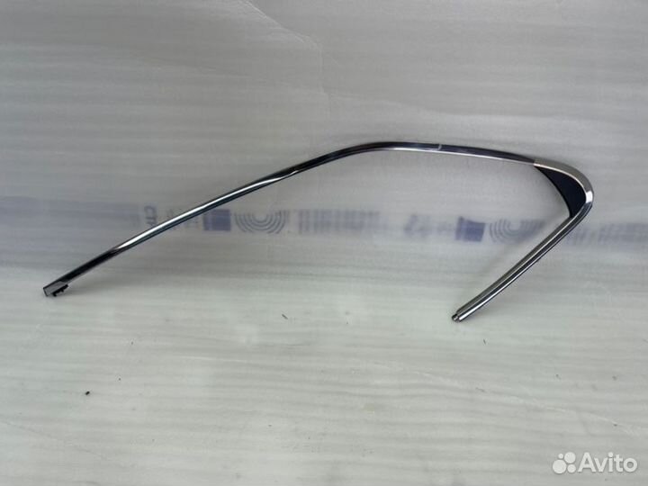 Молдинг на дверь задний левый Toyota Camry V70/V75