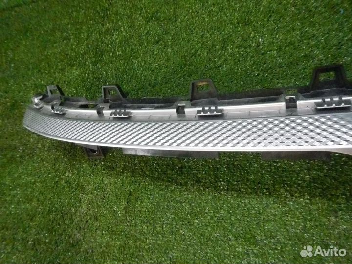 Накладка на решетку радиатора Kia Seltos