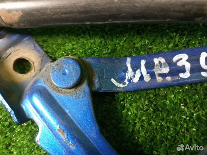 Петля крышки багажника Mazda Mazda3 BK Z6 2005