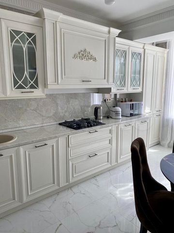 2-к. квартира, 70 м², 1/9 эт.