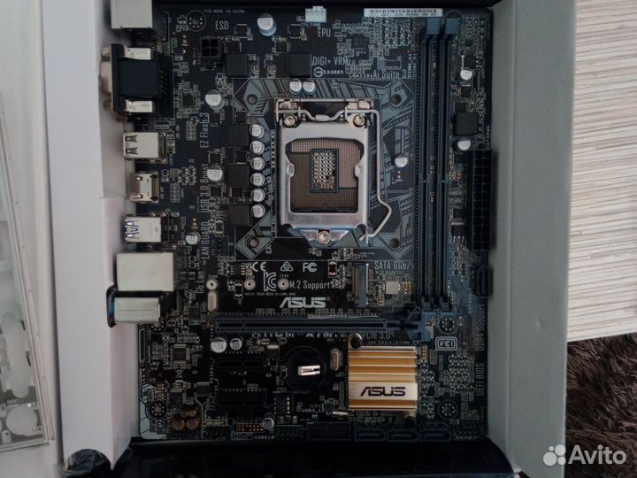 Материнская плата