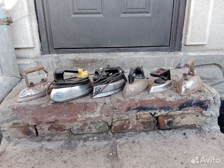 Утюги старинные