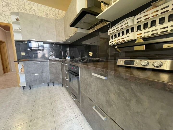 3-к. квартира, 90 м², 2/5 эт.