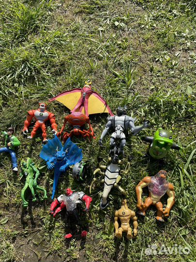 Игрушки ben 10 бен фигурки(волк+1)
