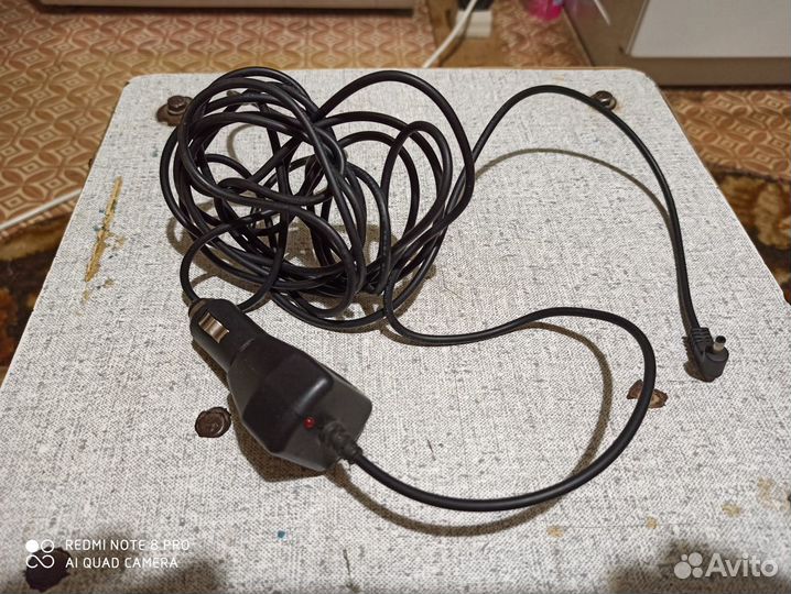 Автомобильное зарядное устройство