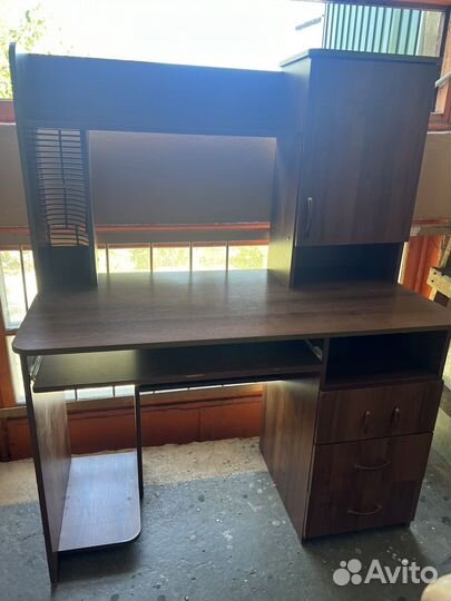 Компьютерный стол