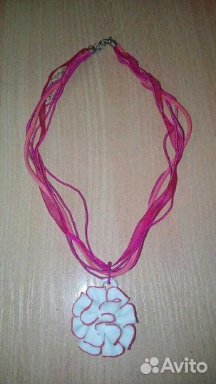 Украшение на шею