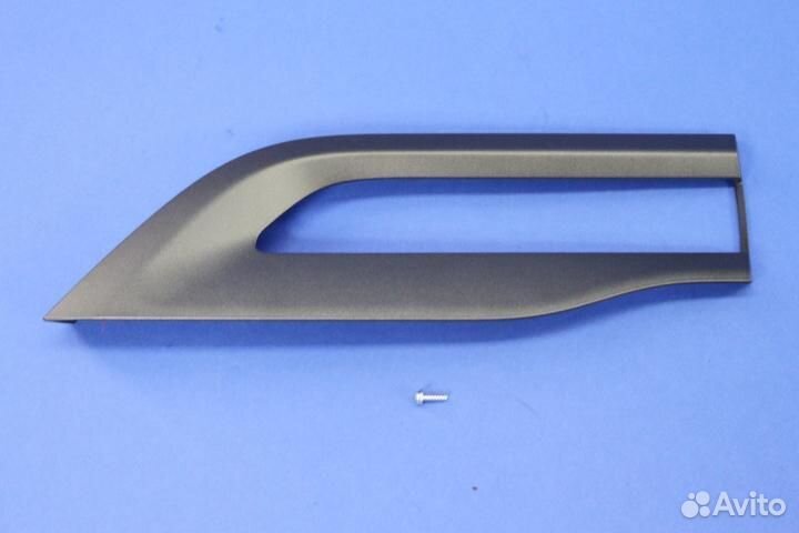 Jeep Grand Cherokee WK2 накладка левого внутреннег