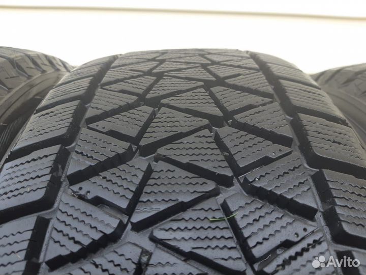 Bridgestone Blizzak DM-V2 235/55 R18