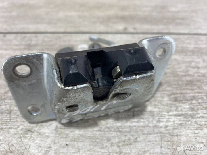 Замок крышки багажника Митсубиси Лансер 9