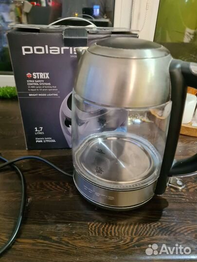 Электрочайник Polaris