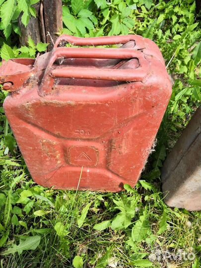 Канистры под бензин