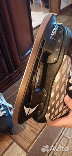 Коньки хоккейные