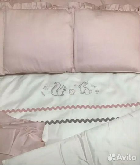 Комплект в детскую кроватку с бортиками