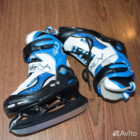 Коньки хоккейные р-р 26-29