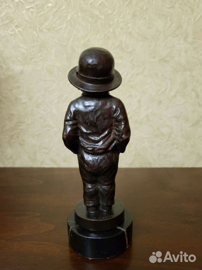 Винтажная авторская бронзовая статуэтка