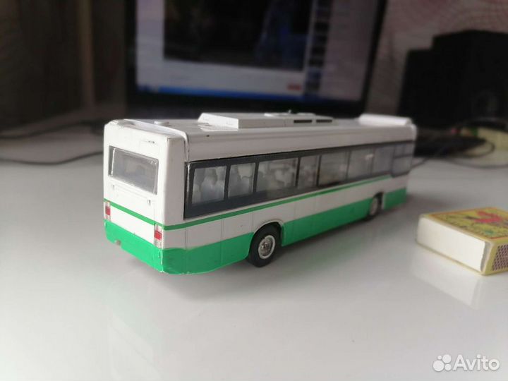 Игрушка автобус