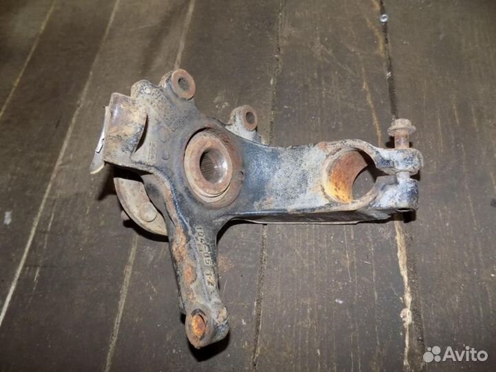 Кулак поворотный передний правый Focus II 2008-201