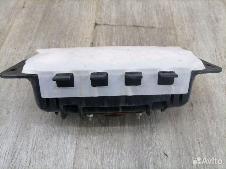 Подушка безопасности пассажира (в торпедо)