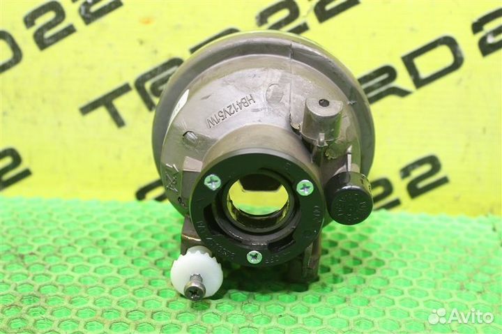 Фара противотуманная передняя правая Toyota Prius