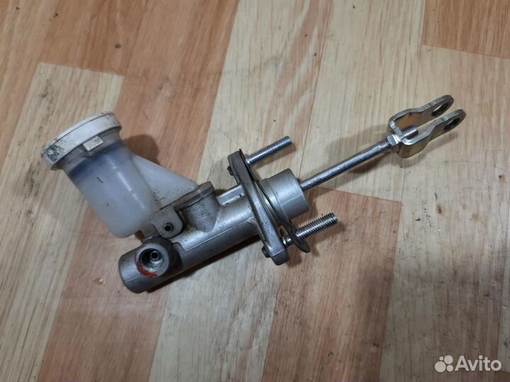 Цилиндр сцепления главный L200/5 mitsubishi L200